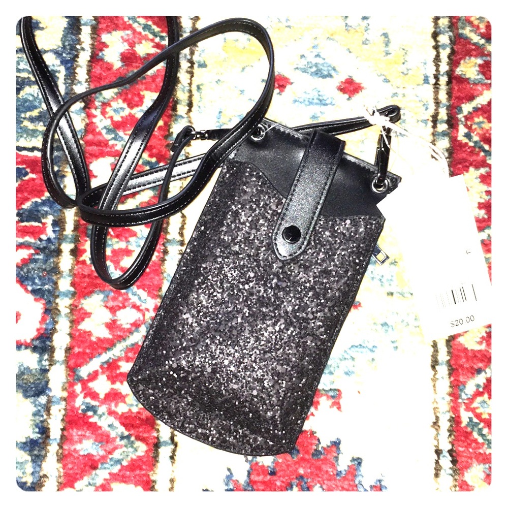 Over the shoulder wallet